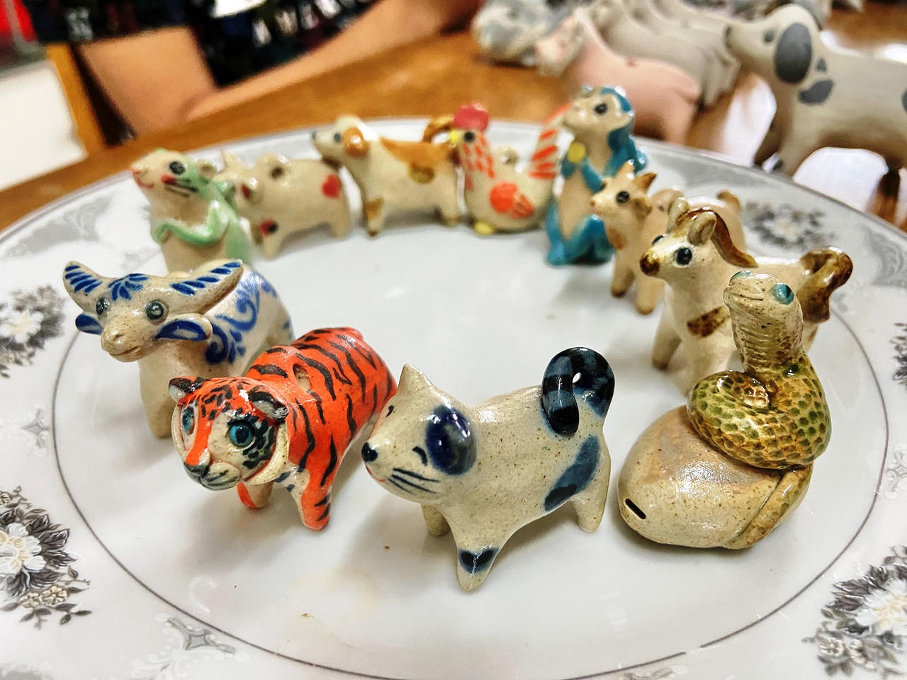 Độc đáo lùng binh hình rồng đón xuân Giáp Thìn 2024