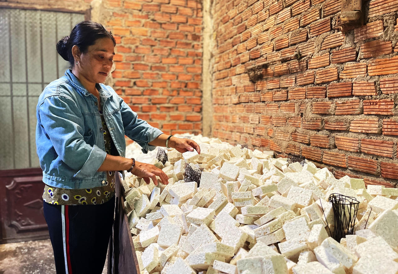 Độc đáo nghề làm bánh nổ, bánh thuẫn ngày Tết của người dân Quảng Ngãi