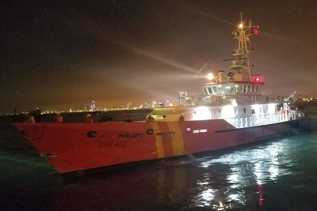 Cứu nạn thuyền viên Philippines chấn thương nặng 