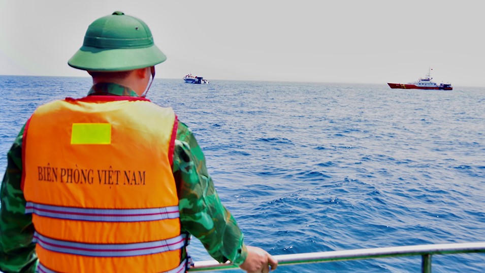 Vụ chìm sà lan gần Lý Sơn: Cục Hàng hải yêu cầu tiếp tục tìm kiếm nạn nhân