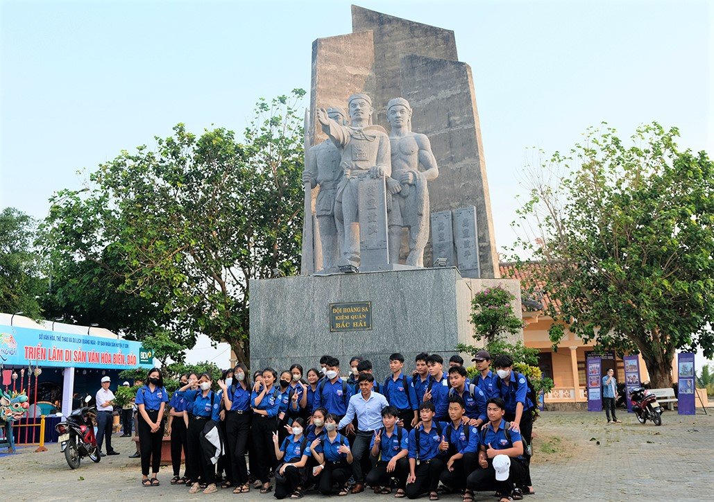  Du khách ra đảo Lý Sơn dịp lễ 30/4 và 1/5 tăng cao