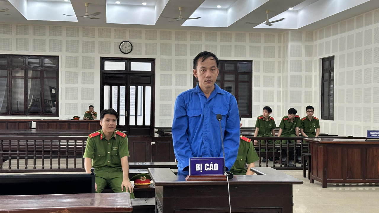 Nói dối mua gạo làm từ thiện để chiếm đoạt mang đi bán