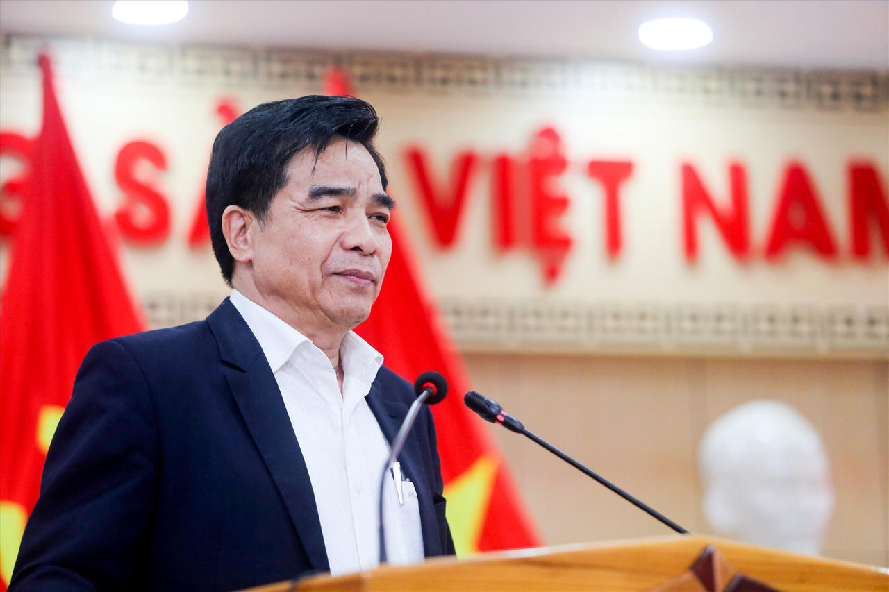 Phân công nhiệm vụ với Chủ tịch, Phó Chủ tịch UBND tỉnh Quảng Nam