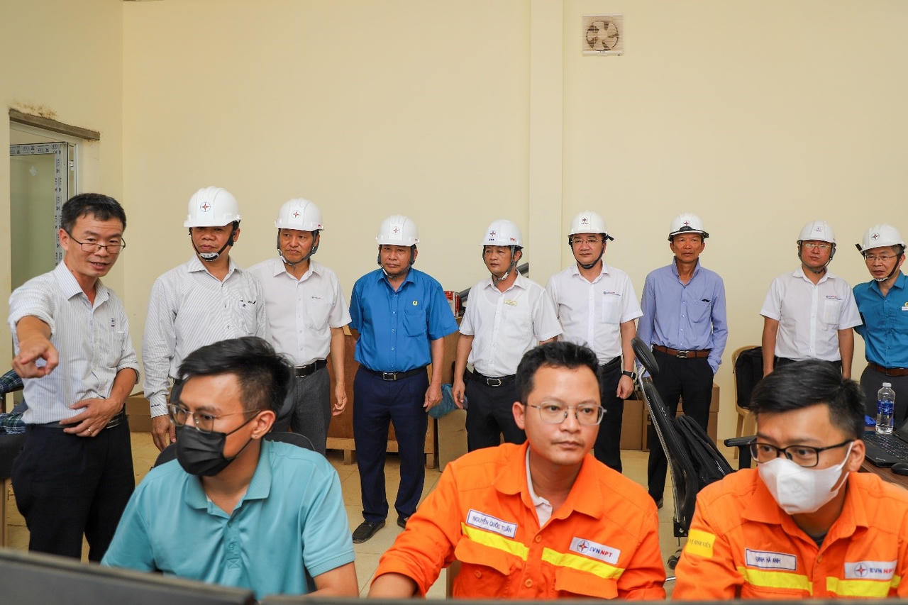 EVNGENCO2 tiếp thêm động lực hoàn thành dự án 500 kV mạch 3