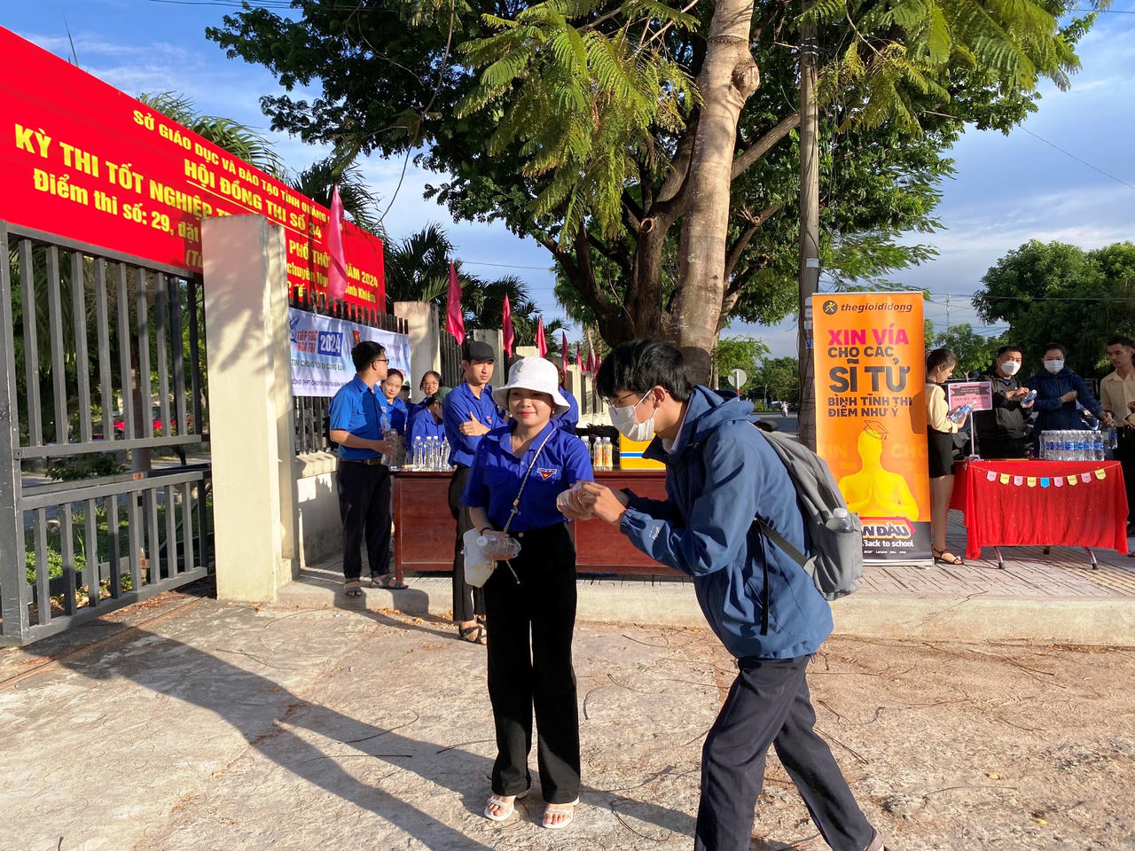 Hàng chục nghìn sĩ tử miền Trung nỗ lực để 'vượt vũ môn'