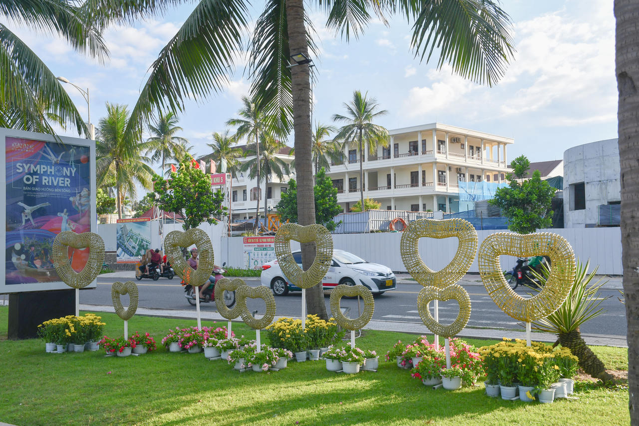 Ngắm nhìn đường Hoa Biển Đà Nẵng vừa đưa vào hoạt động