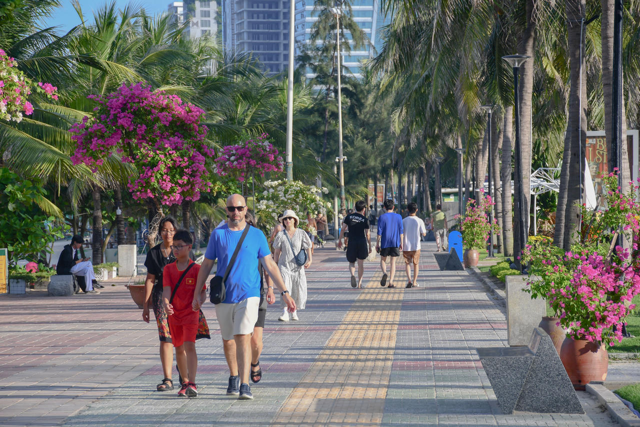 Ngắm nhìn đường Hoa Biển Đà Nẵng vừa đưa vào hoạt động