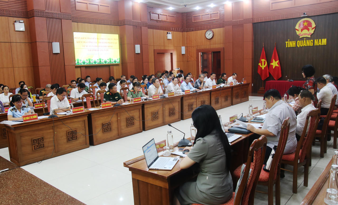 Thứ trưởng Đặng Hoàng Oanh kiểm tra công tác thi hành pháp luật về xử lý vi phạm hành chính tại Quảng Nam 