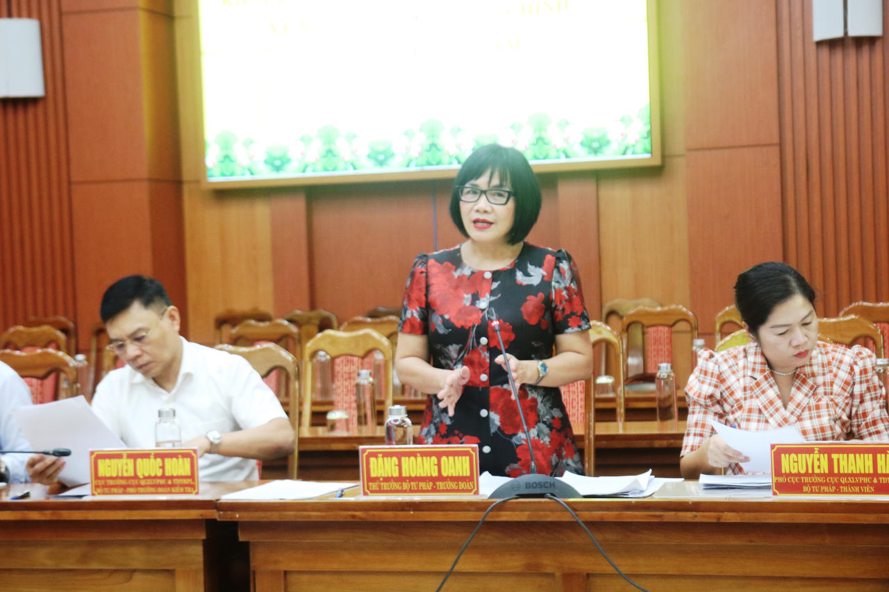 Thứ trưởng Đặng Hoàng Oanh kiểm tra công tác thi hành pháp luật về xử lý vi phạm hành chính tại Quảng Nam 