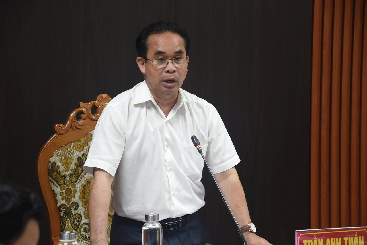 Phân công nhiệm vụ với Chủ tịch, Phó Chủ tịch UBND tỉnh Quảng Nam