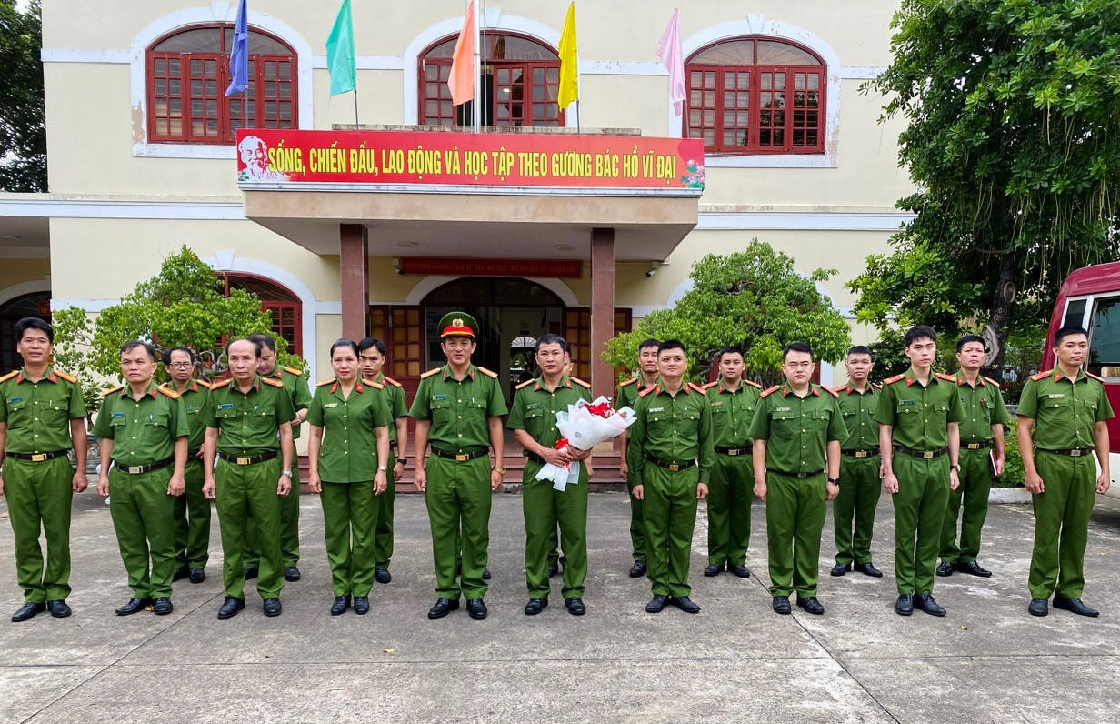 Công an Quảng Nam xuất quân vào TP Hồ Chí Minh làm căn cước công dân cho đồng hương