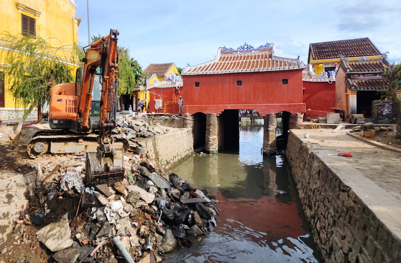 Chùa Cầu phố Hội 'khoác áo mới' sau những ngày trùng tu