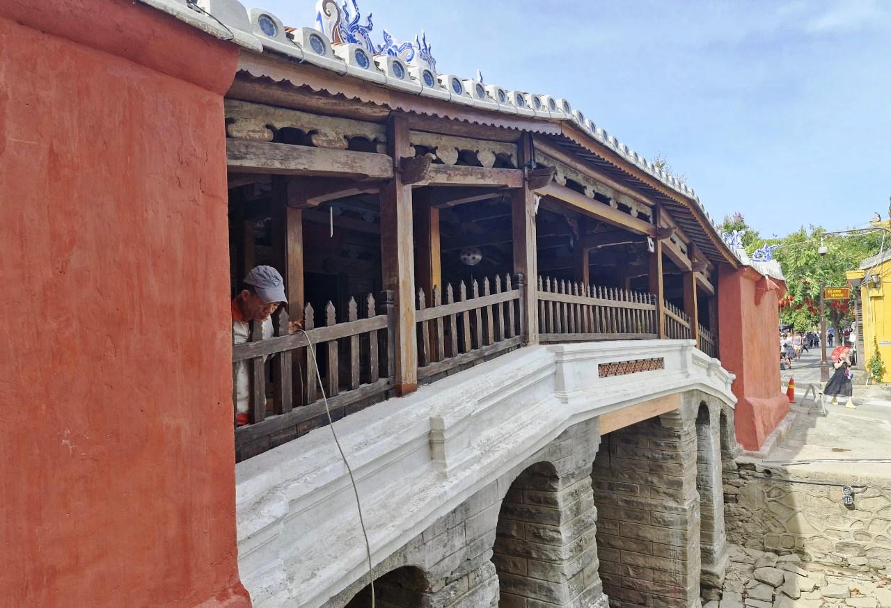 Chùa Cầu phố Hội 'khoác áo mới' sau những ngày trùng tu