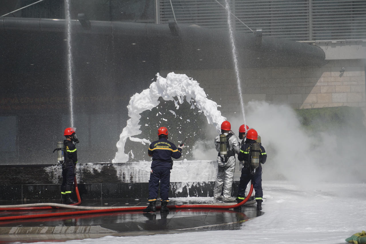 Đà Nẵng diễn tập chữa cháy khách sạn siêu cao tầng, giả thuyết 1.300 người bị nạn