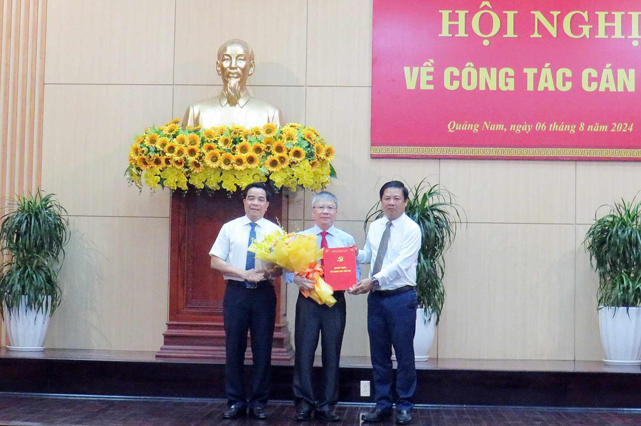 Chuẩn y chức Phó Bí thư Tỉnh ủy Quảng Nam đối với ông Nguyễn Đức Dũng