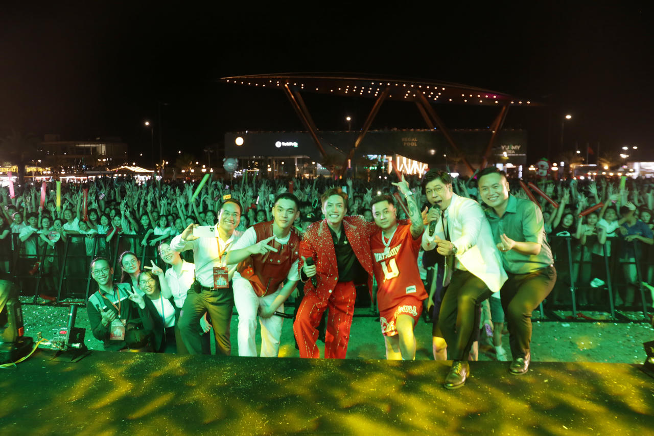 Hơn 50.000 người 'cháy' hết mình cùng Lễ hội do Regal Group tổ chức tại Đồng Hới