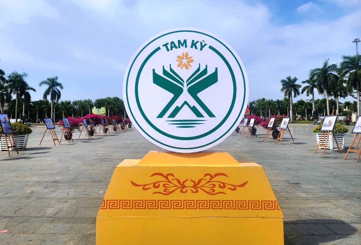 TP Tam Kỳ công bố biểu trưng riêng