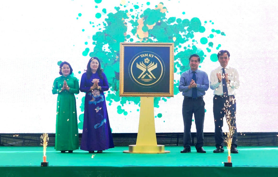 TP Tam Kỳ công bố biểu trưng riêng
