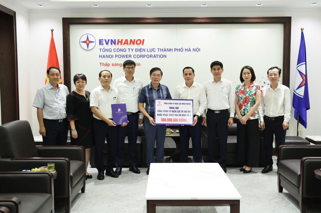 EVNCPC hỗ trợ 2,5 tỷ đồng cho EVNNPC, EVNHANOI, EVNNPT khắc phục hậu quả siêu bão Yagi