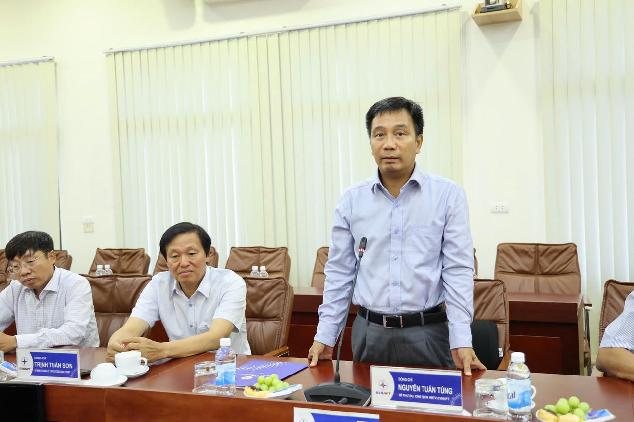 EVNCPC hỗ trợ 2,5 tỷ đồng cho EVNNPC, EVNHANOI, EVNNPT khắc phục hậu quả siêu bão Yagi