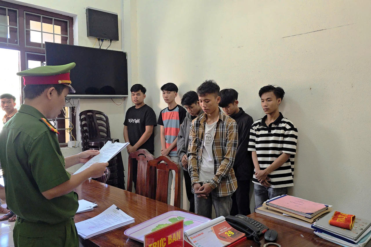 Mâu thuẫn trong quá trình 'chát chít', hai nhóm thanh niên hẹn nhau hỗn chiến