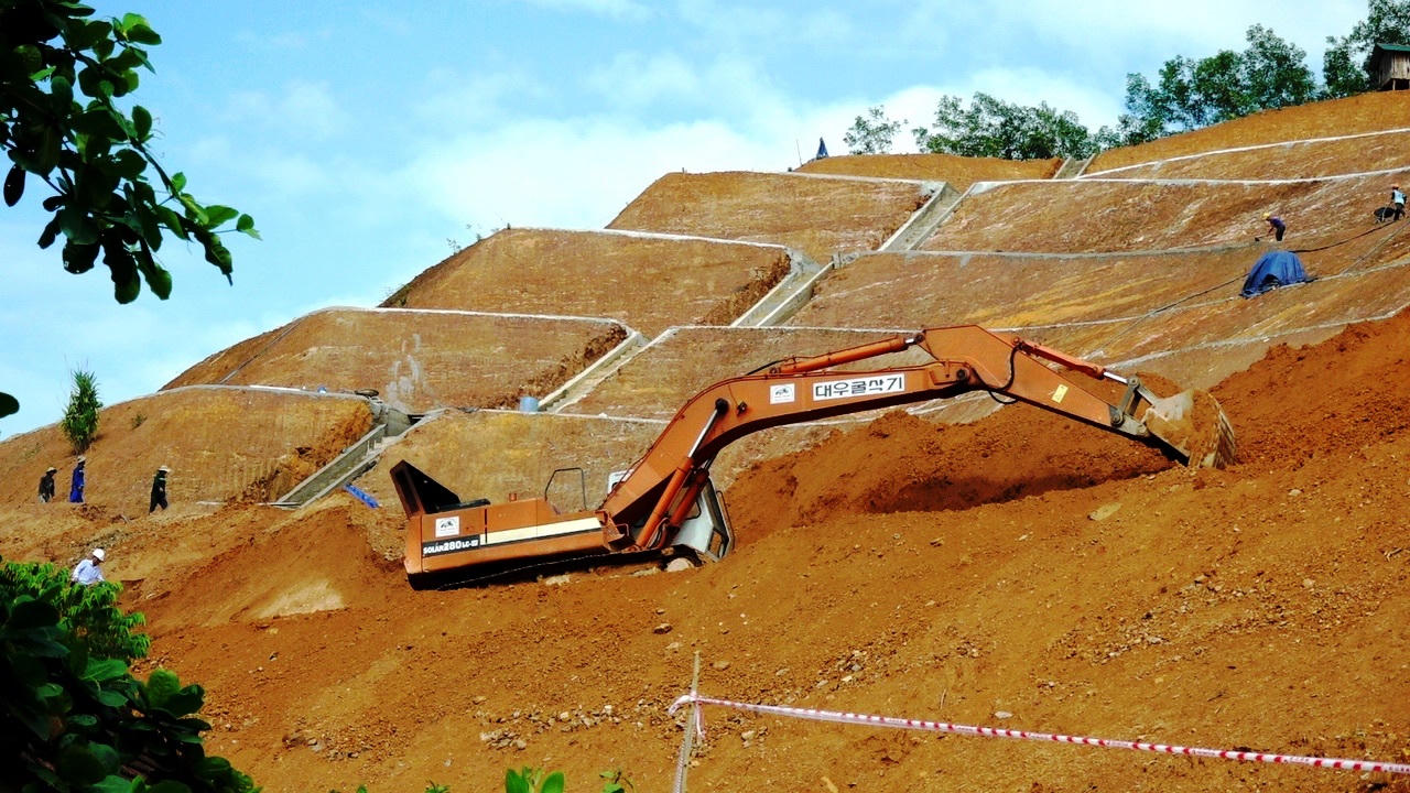 Đẩy nhanh tiến độ dự án chống sạt lở khẩn cấp khu dân cư Van Cà Vãi