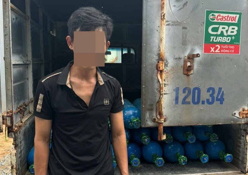 Lộ tẩy kho "khí cười" mua từ Quảng Nam ra Đà Nẵng tiêu thụ