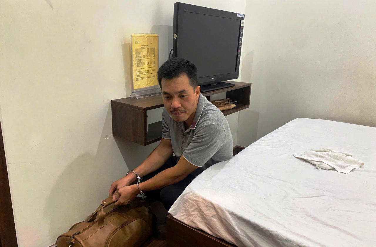 Việt kiều “dỏm” lấy USD giả lừa đảo chiếm đoạt 500 triệu đồng