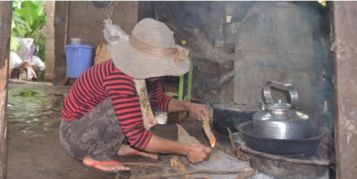 10 năm gánh hai vai, khi bệnh gai cột sống đè lên thân mẹ