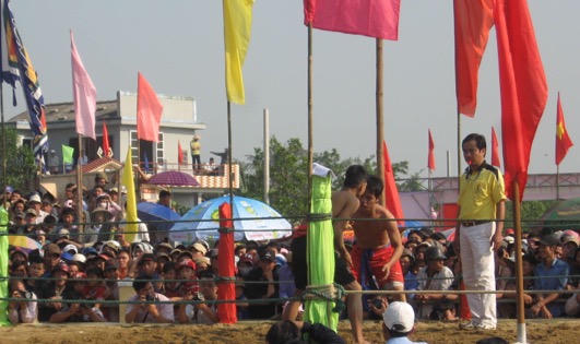 Làng Sình, hội vật mùng 10 tháng Giêng "xuôi ngược" cũng về