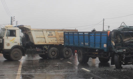 5 xe ô tô đâm nhau liên hoàn trên Quốc lộ 1A