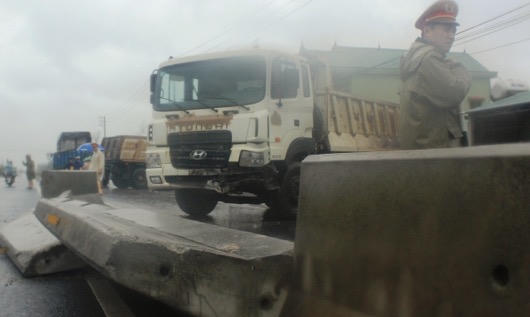 5 xe ô tô đâm nhau liên hoàn trên Quốc lộ 1A