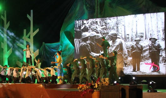 Nghẹn ngào khúc tráng ca Đường 9 - Nam Lào