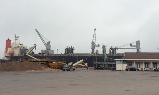 Huế: Xe 'vua' tung hoành trên Quốc lộ do được 'bảo kê'?