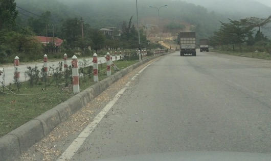 Huế: Xe 'vua' tung hoành trên Quốc lộ do được 'bảo kê'?