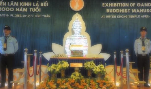 Kinh Phật khắc trên lá bối 2.000 năm tuổi
