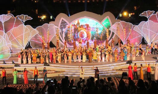 Huế mãi trọn tình trong bế mạc Festival Huế 2016