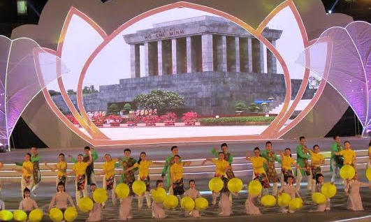 Huế mãi trọn tình trong bế mạc Festival Huế 2016