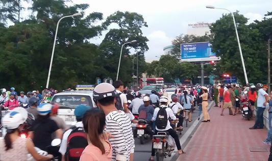 Huế: Nam thanh niên nhảy sông Hương tự tử