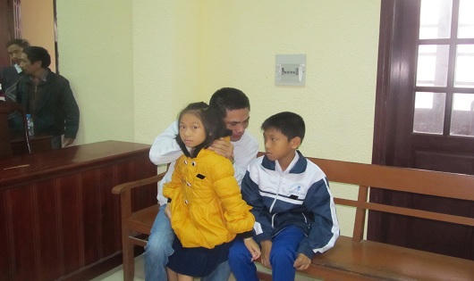 18 năm tù cho kẻ tưới xăng đốt vợ cũ