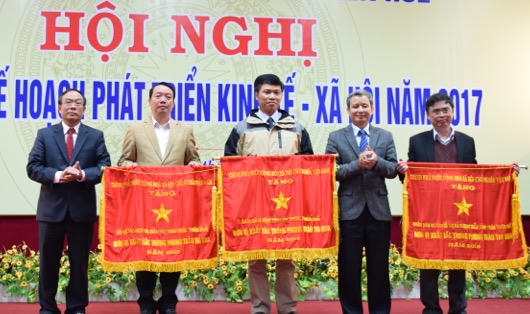 Bí thư Thừa Thiên Huế: 'Tết này đừng ai đến thăm, tặng quà tôi'