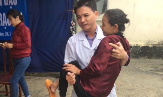 Quảng Bình: Khám bệnh và cấp phát thuốc miễn phí cho hộ chính sách và người nghèo 