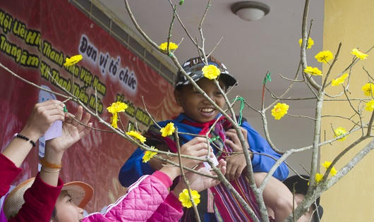 Thực hiện điều ước 'em muốn có quần áo mới'