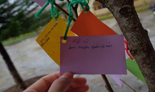 Thực hiện điều ước 'em muốn có quần áo mới'