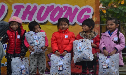 Thực hiện điều ước 'em muốn có quần áo mới'