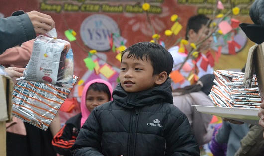 Thực hiện điều ước 'em muốn có quần áo mới'