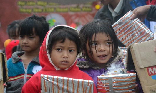 Thực hiện điều ước 'em muốn có quần áo mới'