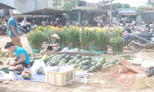 Chợ phiên 500 năm nhộn nhịp ngày Tết