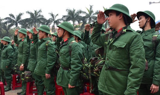 Nữ cử nhân Cố đô tình nguyện lên đường nhập ngũ