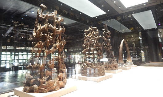 Độc đáo triển lãm chào đón Nhật hoàng ở Huế